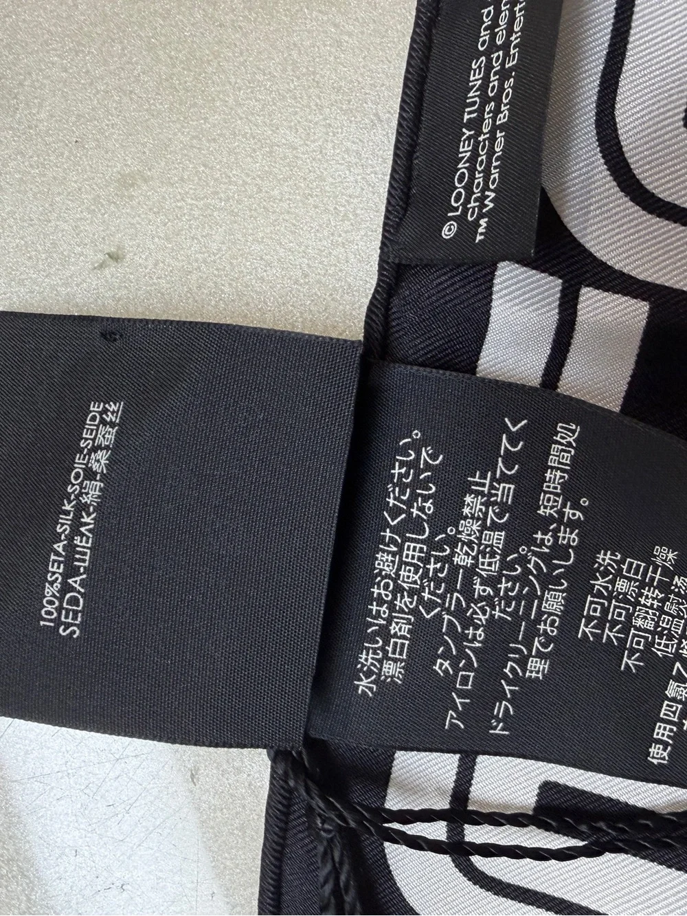 Gucci Black Guccy Bugs Bunny Scarf Silk NWT